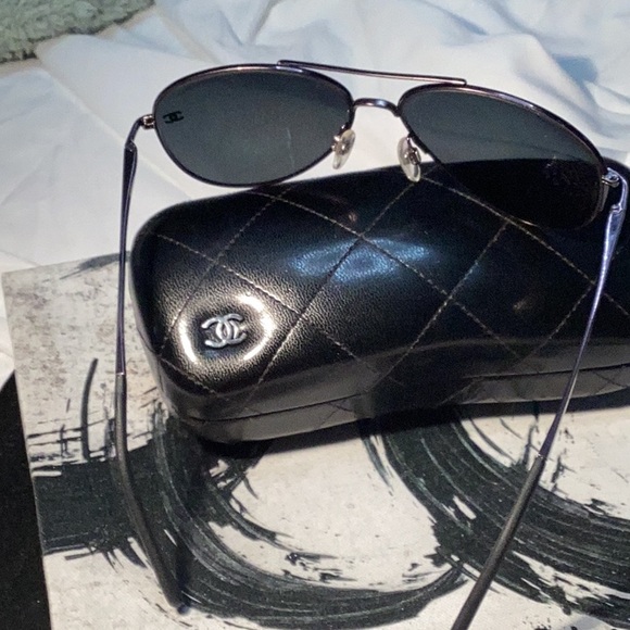Authentic Chanel Polarized Aviators - Black Frame & Orange Tinted Lenses - Picture 3 of 6